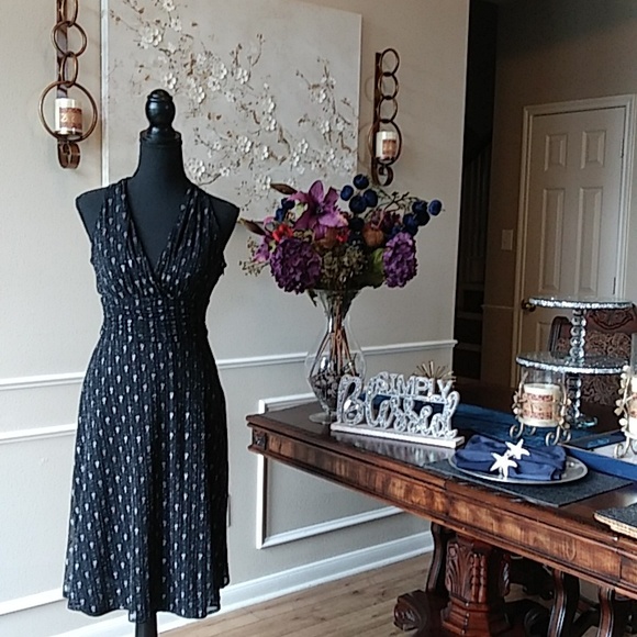 Evan Picone Black And Metallic Halter Cocktail Dress. Size 4 - Picture 4 of 17